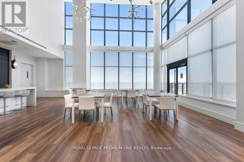 511 - 9000 Jane Street, Vaughan, ON - Indoor Photo Showing Dining Room