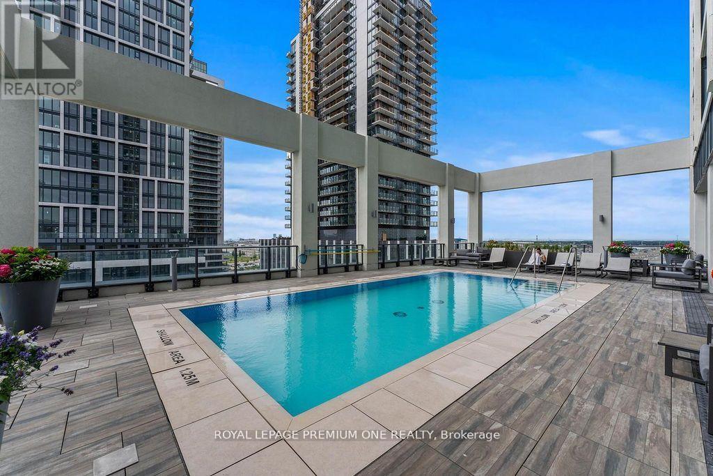 511 - 9000 Jane Street, Vaughan, ON - Outdoor With In Ground Pool