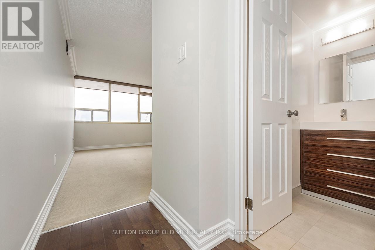 2806 - 1300 Islington Avenue, Toronto, ON - Indoor Photo Showing Other Room