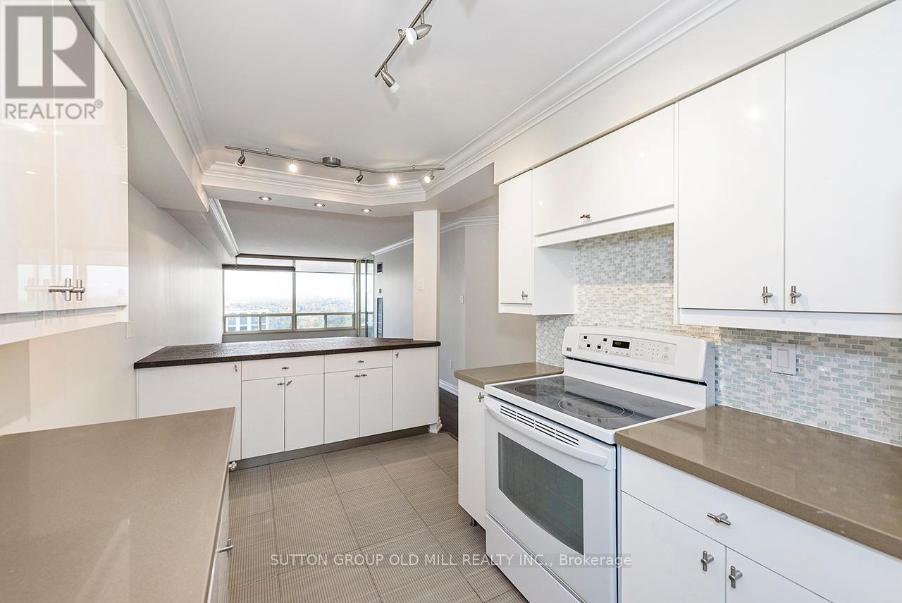 2806 - 1300 Islington Avenue, Toronto, ON - Indoor Photo Showing Kitchen