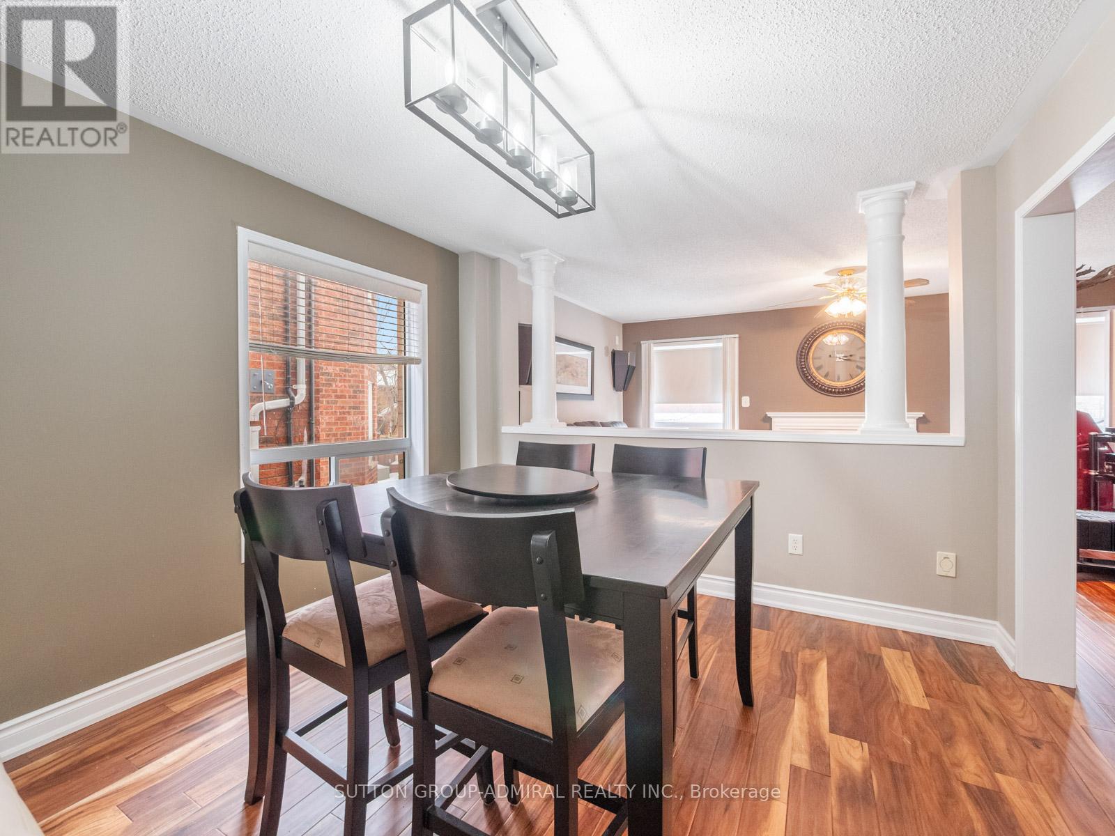 82 Belmont Boulevard, Halton Hills, ON - Indoor Photo Showing Dining Room