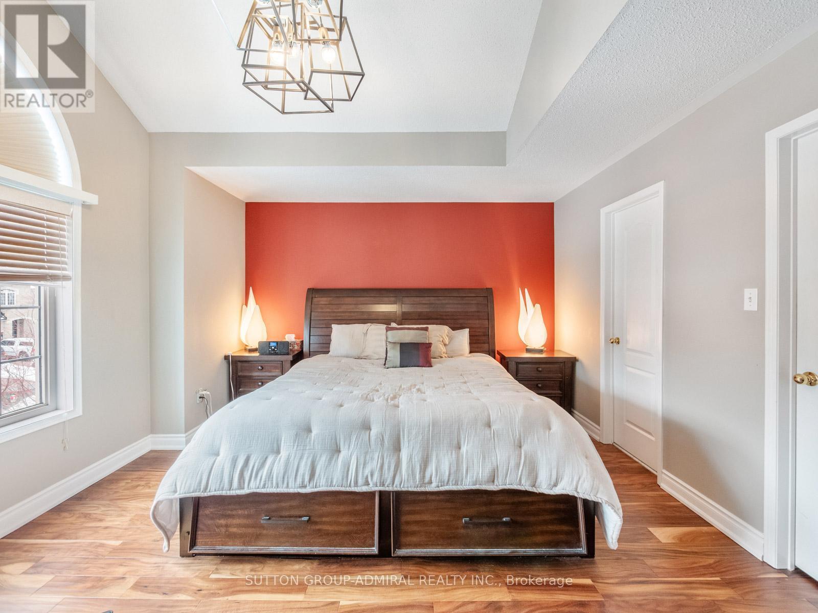 82 Belmont Boulevard, Halton Hills, ON - Indoor Photo Showing Bedroom