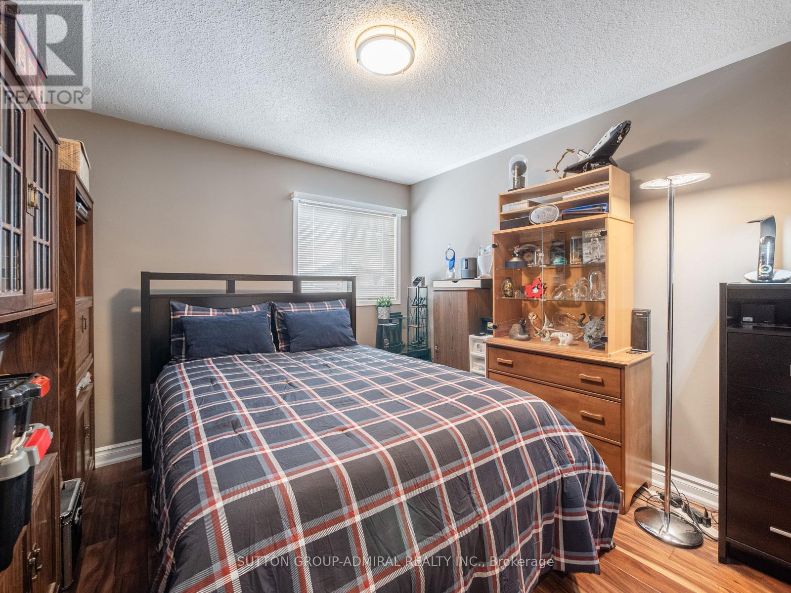 82 Belmont Boulevard, Halton Hills, ON - Indoor Photo Showing Bedroom
