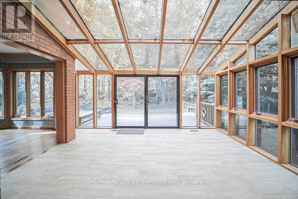 1601 Jalna Avenue, Mississauga, ON - Indoor Photo Showing Other Room