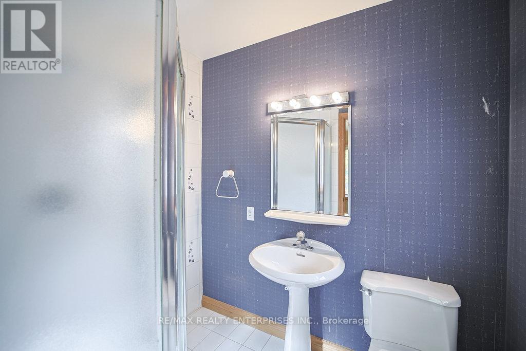 1601 Jalna Avenue, Mississauga, ON - Indoor Photo Showing Bathroom