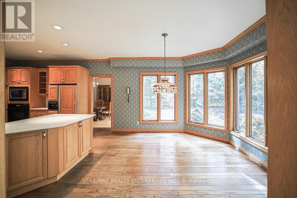 1601 Jalna Avenue, Mississauga, ON - Indoor Photo Showing Other Room