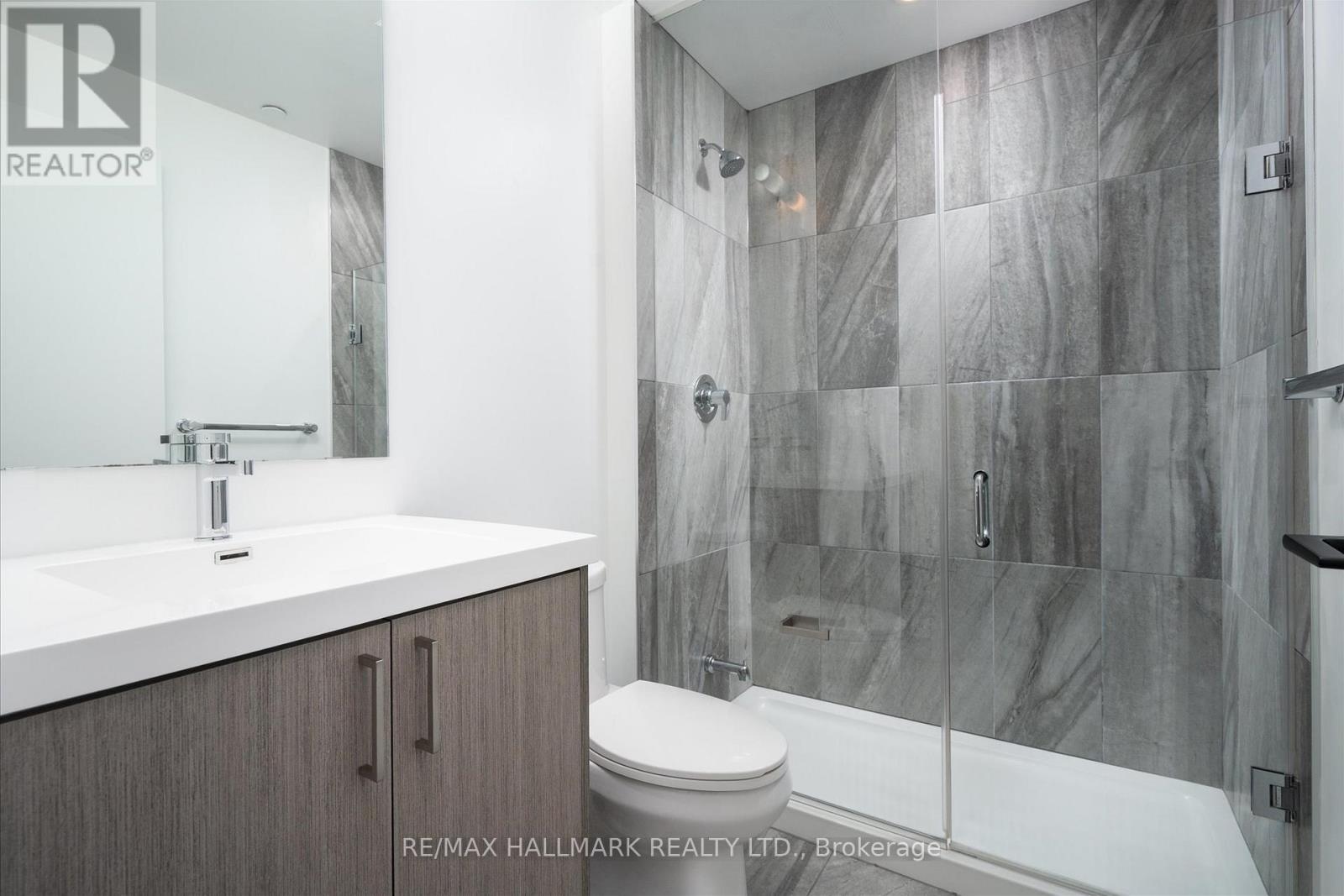 621 - 60 George Butchart Drive, Toronto, ON - Indoor Photo Showing Bathroom