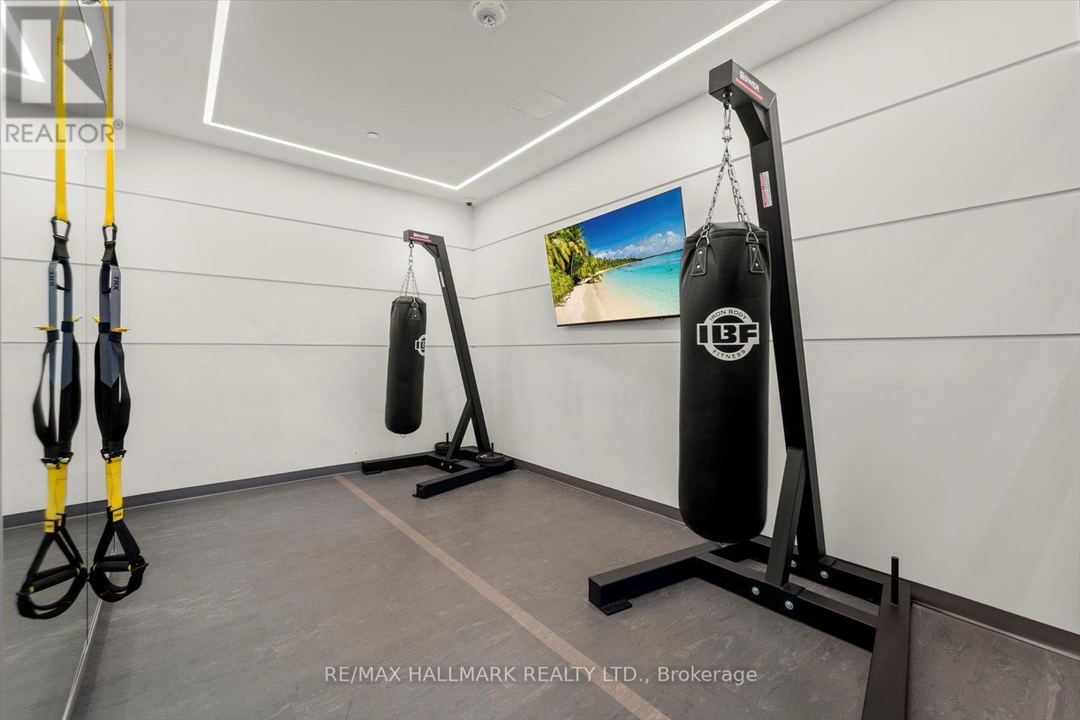 621 - 60 George Butchart Drive, Toronto, ON - Indoor