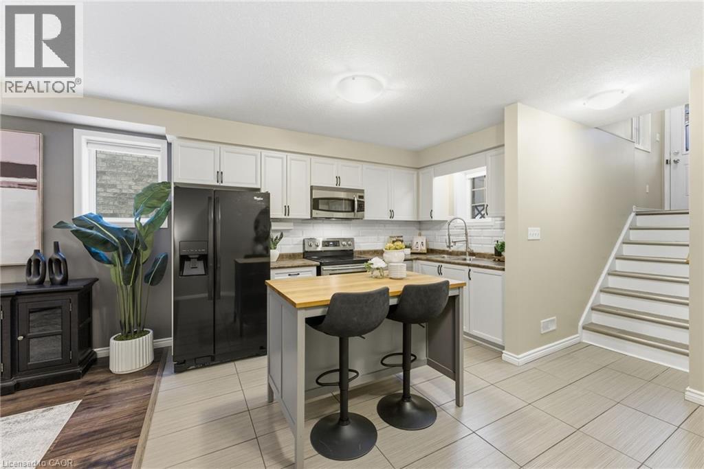 Kitchen - 931 Glasgow Street Unit# 14D, Kitchener, ON - Indoor Photo Showing Kitchen
