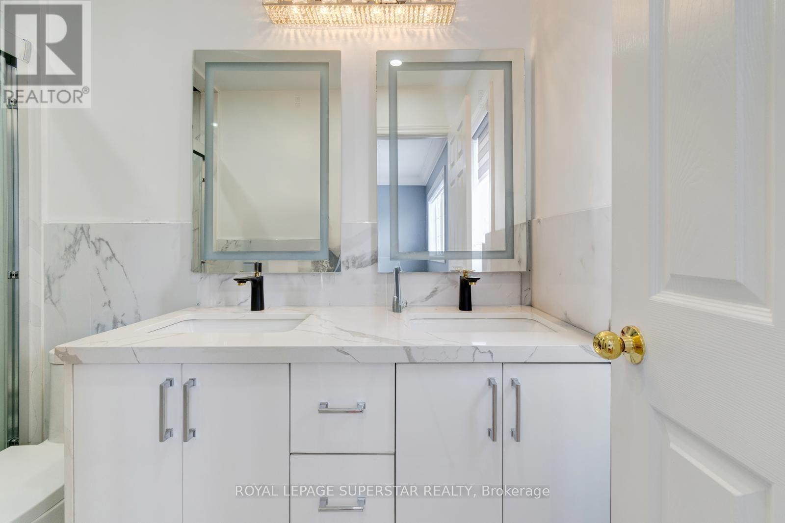 131 Checkerberry Crescent, Brampton, ON - Indoor Photo Showing Bathroom