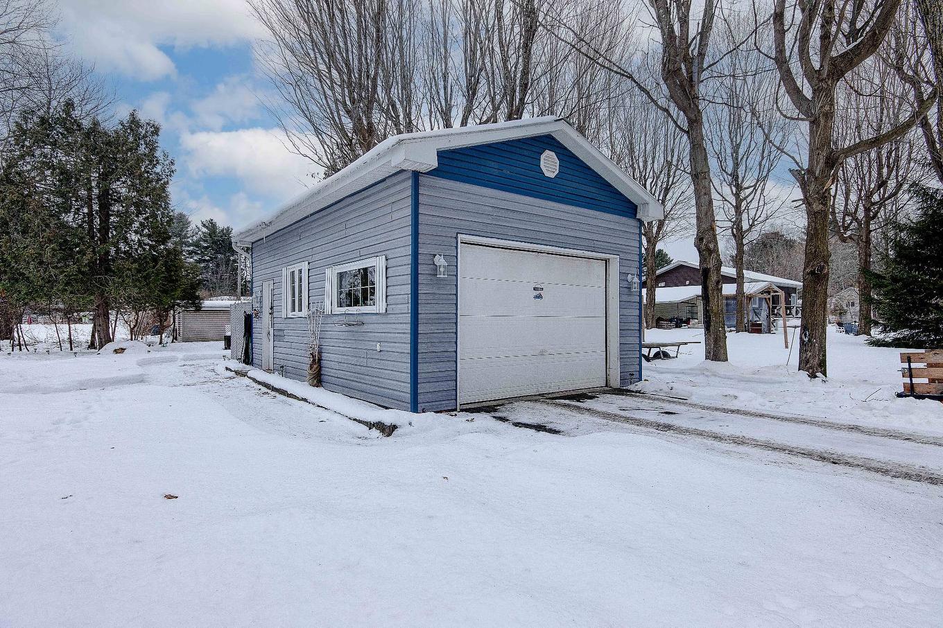 Garage - 225 47E Rue O., Venise-En-Québec, QC - Outdoor