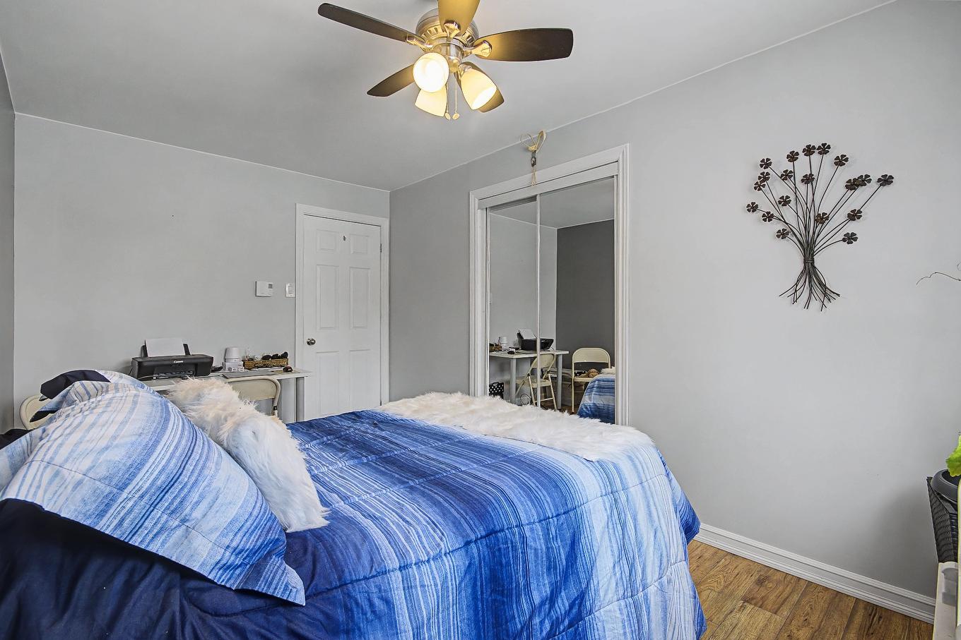 Chambre à coucher - 225 47E Rue O., Venise-En-Québec, QC - Indoor Photo Showing Bedroom