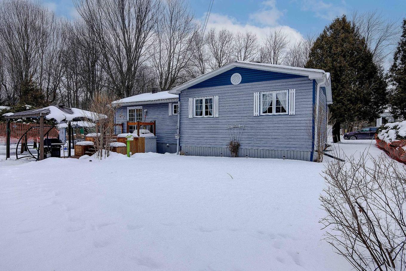 Face arrière - 225 47E Rue O., Venise-En-Québec, QC - Outdoor