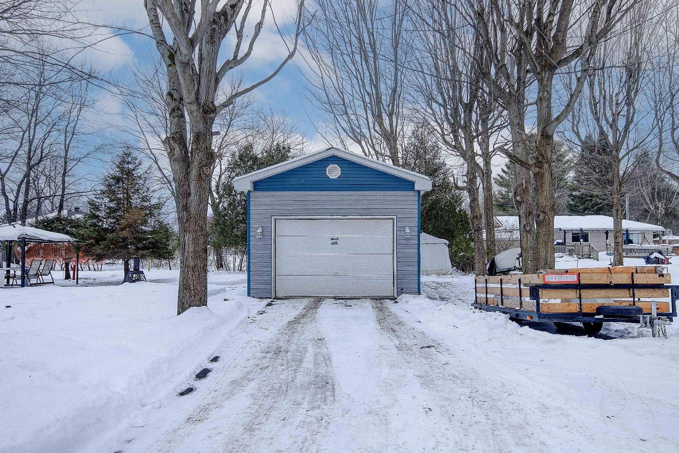 Garage - 225 47E Rue O., Venise-En-Québec, QC - Outdoor