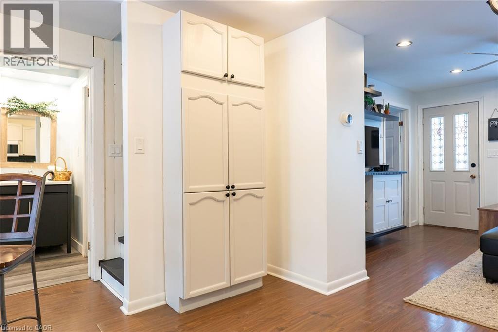 717 Knox Avenue, Hamilton, ON - Indoor Photo Showing Other Room