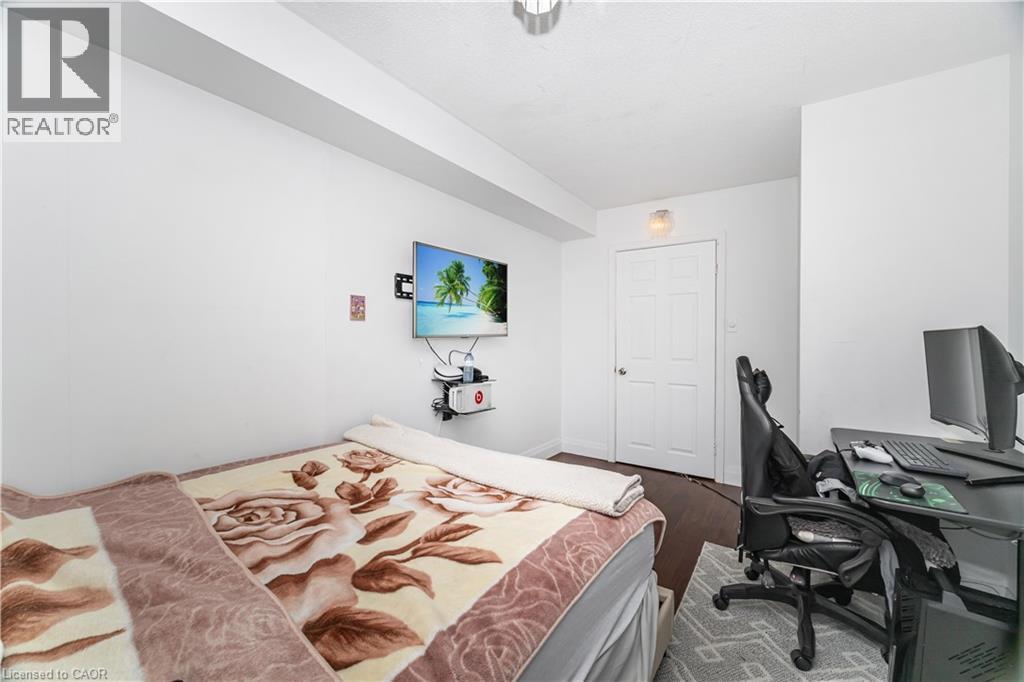 1580 Mississauga Valley Boulevard Unit# 1901, Mississauga, ON - Indoor Photo Showing Bedroom