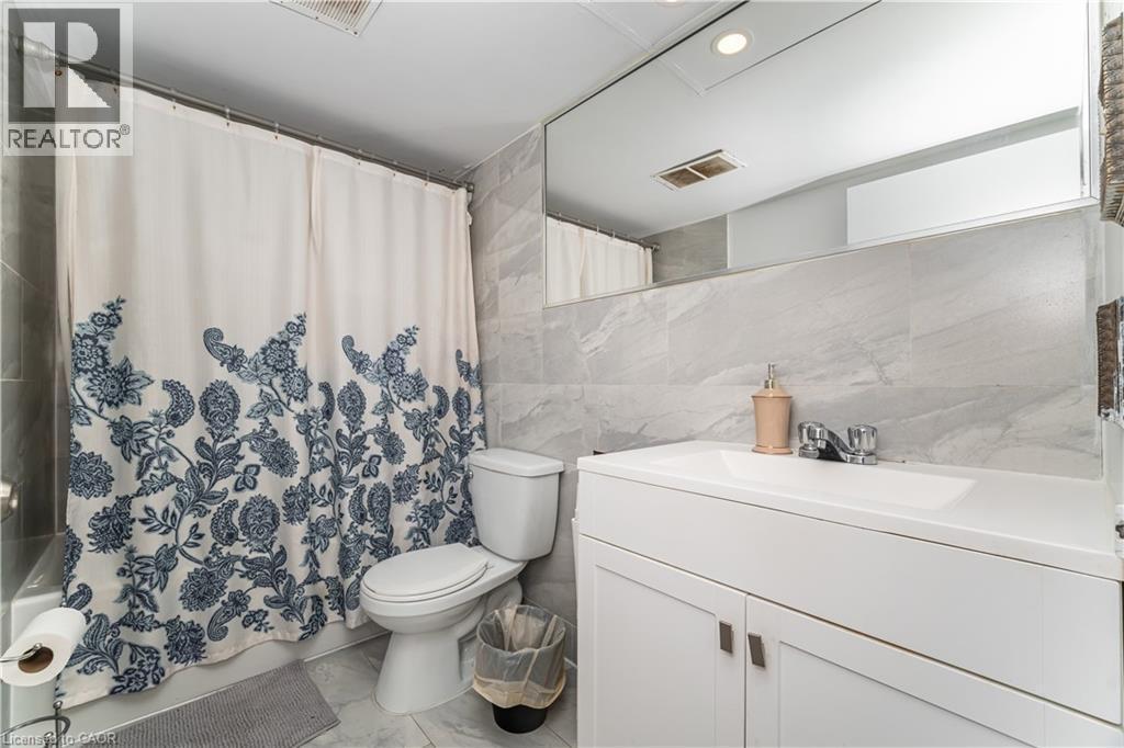 1580 Mississauga Valley Boulevard Unit# 1901, Mississauga, ON - Indoor Photo Showing Bathroom