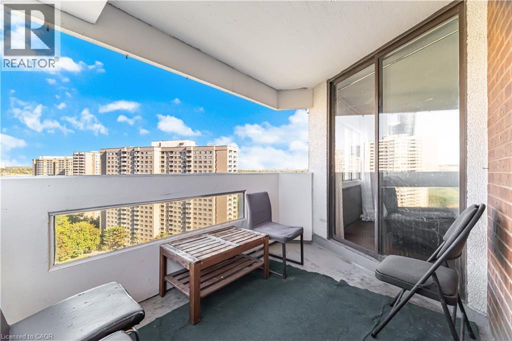 1580 Mississauga Valley Boulevard Unit# 1901, Mississauga, ON - With Balcony With Exterior