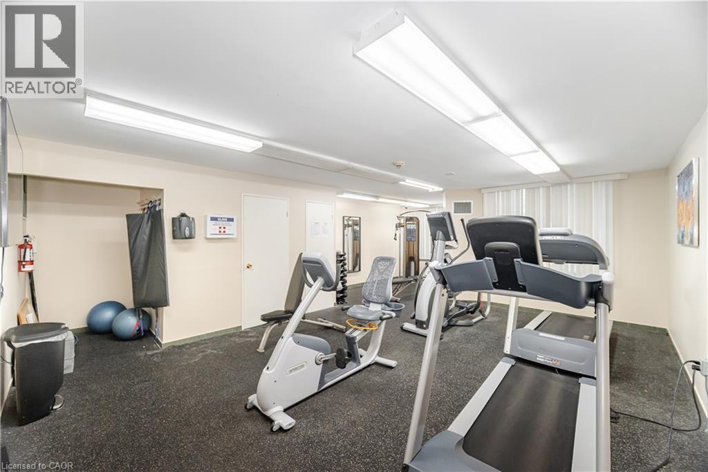 1580 Mississauga Valley Boulevard Unit# 1901, Mississauga, ON - Indoor Photo Showing Gym Room