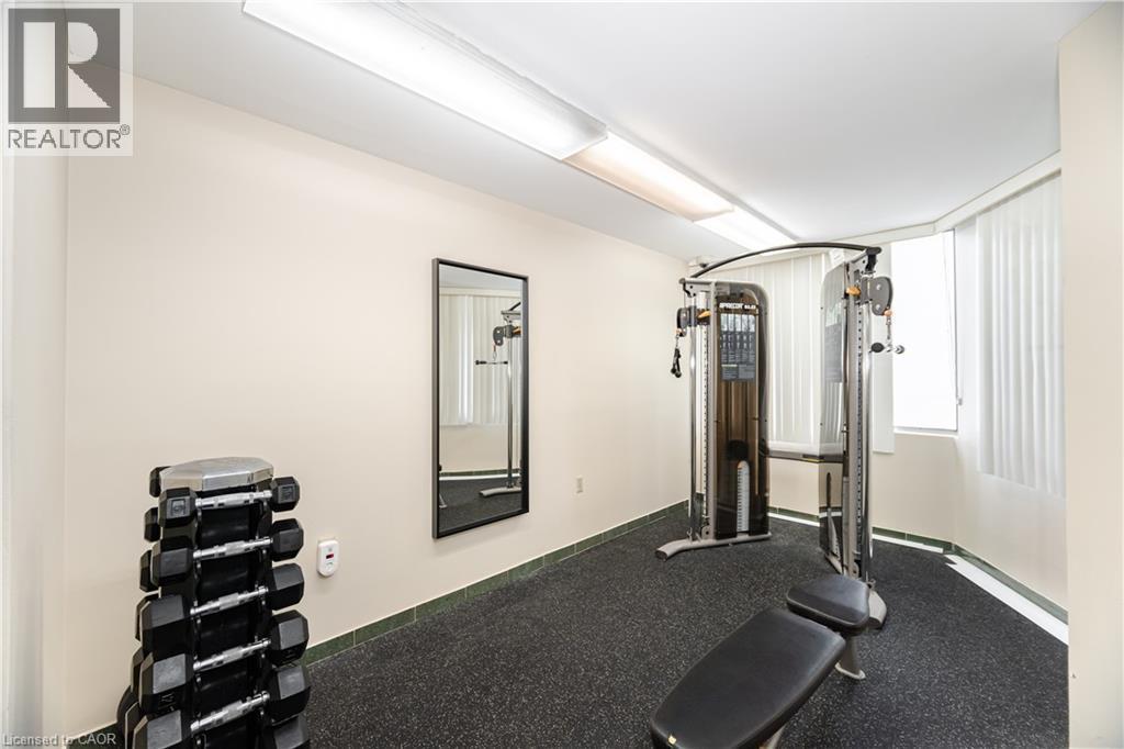 1580 Mississauga Valley Boulevard Unit# 1901, Mississauga, ON - Indoor Photo Showing Gym Room
