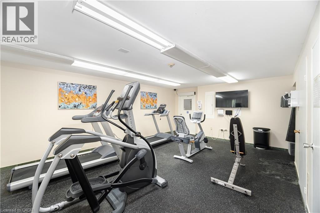 1580 Mississauga Valley Boulevard Unit# 1901, Mississauga, ON - Indoor Photo Showing Gym Room
