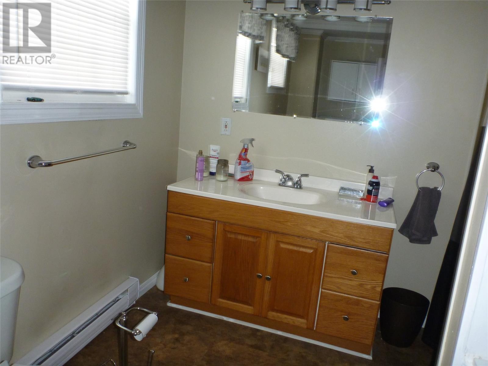 4 Baggs Place, Clarenville, NL - Indoor Photo Showing Bathroom