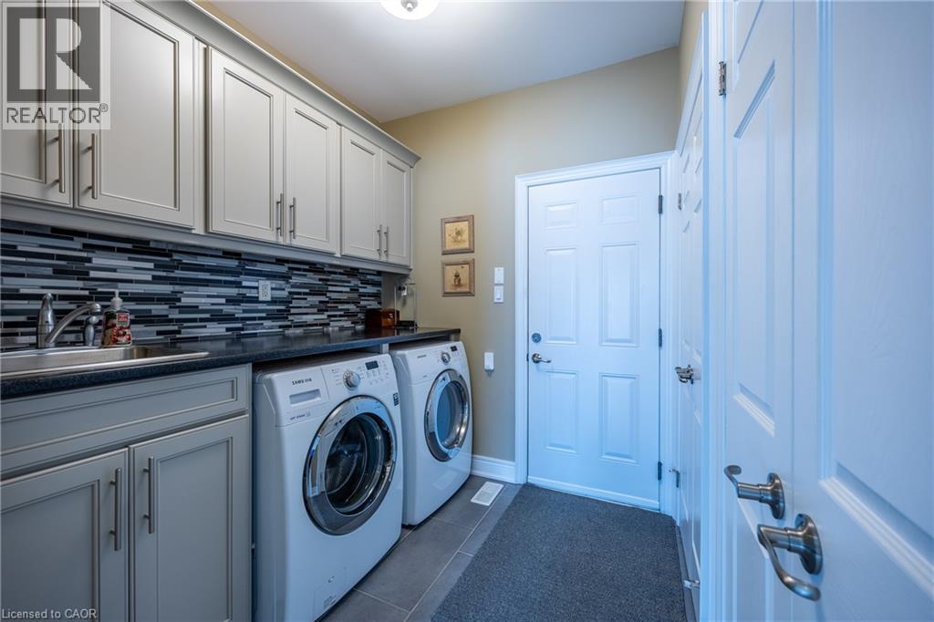 27 Viking Lane, Port Dover, ON - Indoor Photo Showing Laundry Room