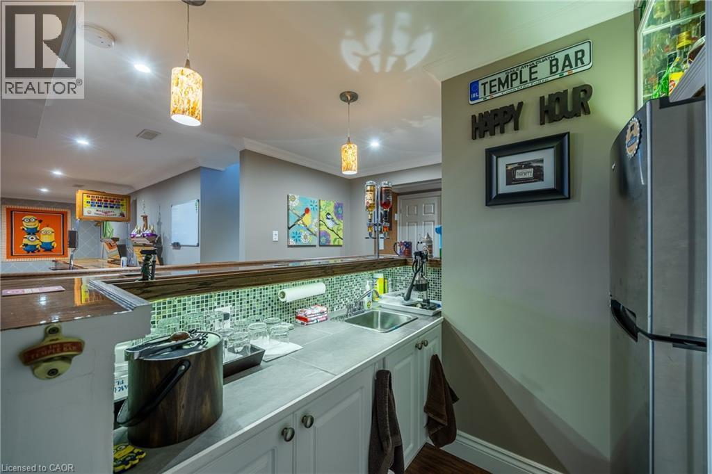 27 Viking Lane, Port Dover, ON - Indoor Photo Showing Kitchen With Upgraded Kitchen