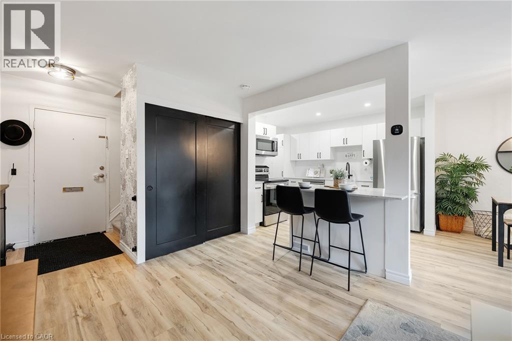 17 Old Pine Trail Unit# 150, St. Catharines, ON - Indoor Photo Showing Kitchen