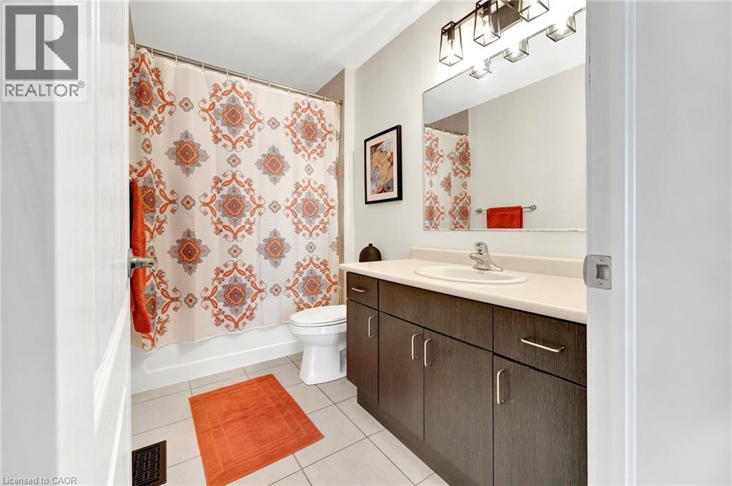 262 Grovehill Crescent, Kitchener, ON - Indoor Photo Showing Bathroom