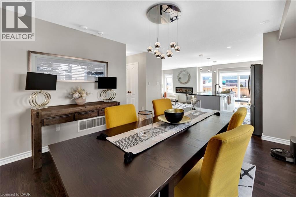 262 Grovehill Crescent, Kitchener, ON - Indoor Photo Showing Dining Room