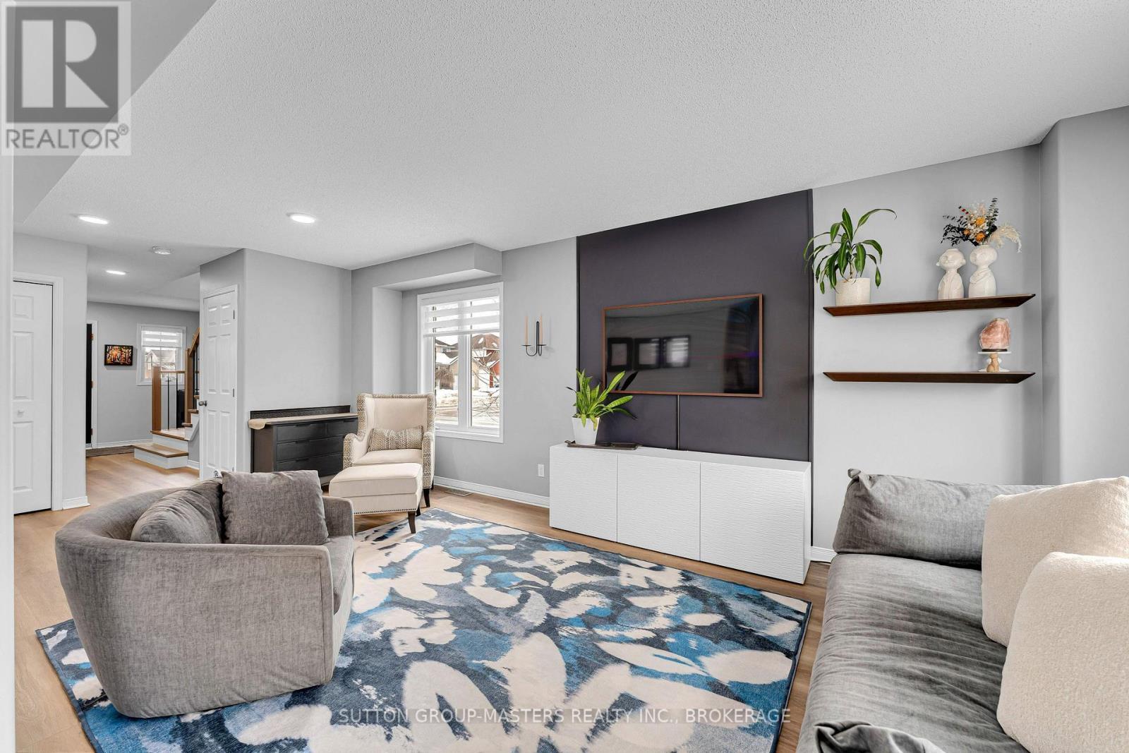 1041 Rainbow Crescent, Kingston (Kingston East (Incl Barret Crt)), ON - Indoor Photo Showing Living Room