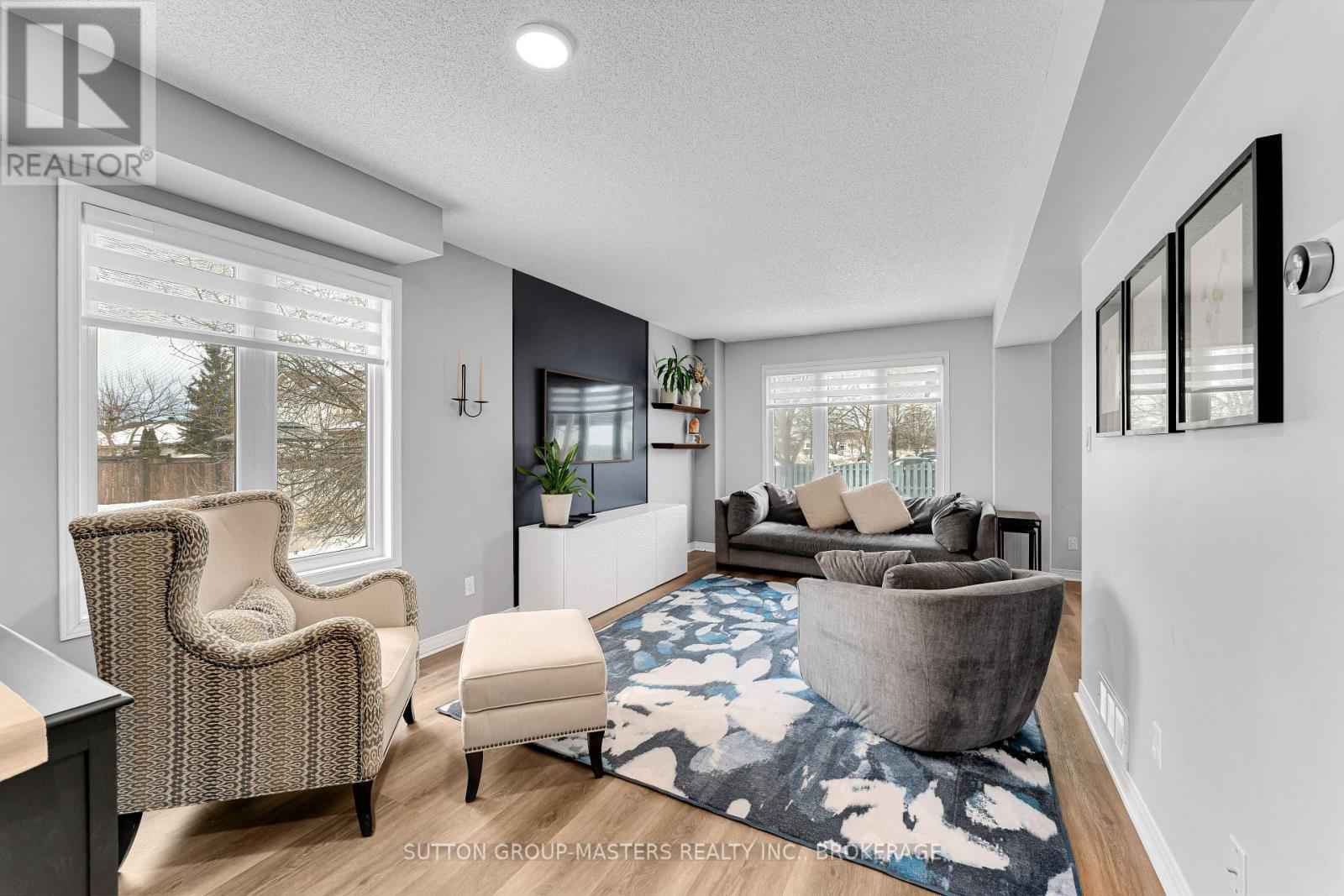 1041 Rainbow Crescent, Kingston (Kingston East (Incl Barret Crt)), ON - Indoor Photo Showing Living Room