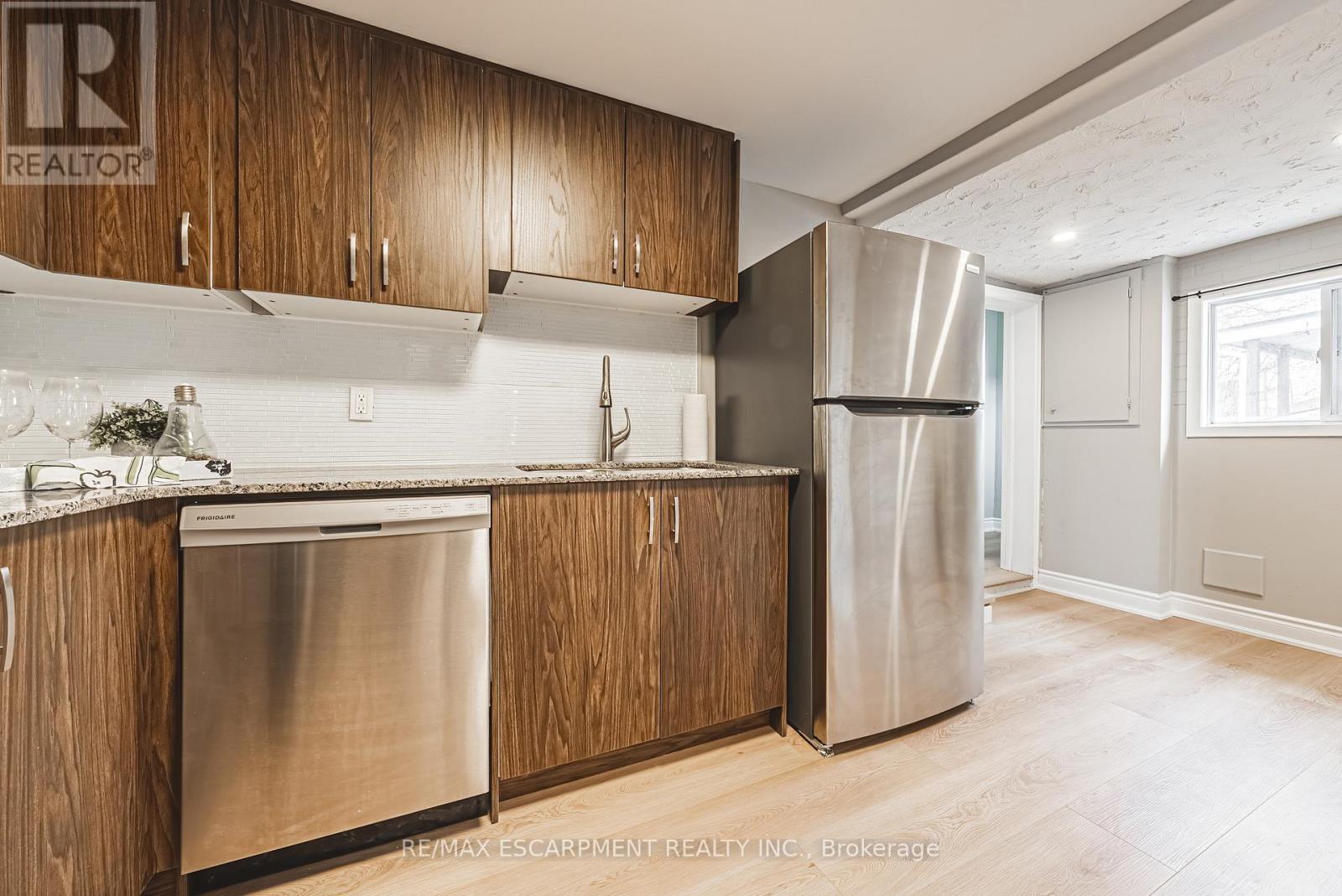 24 Rowanwood Street, Hamilton, ON - Indoor Photo Showing Kitchen With Stainless Steel Kitchen