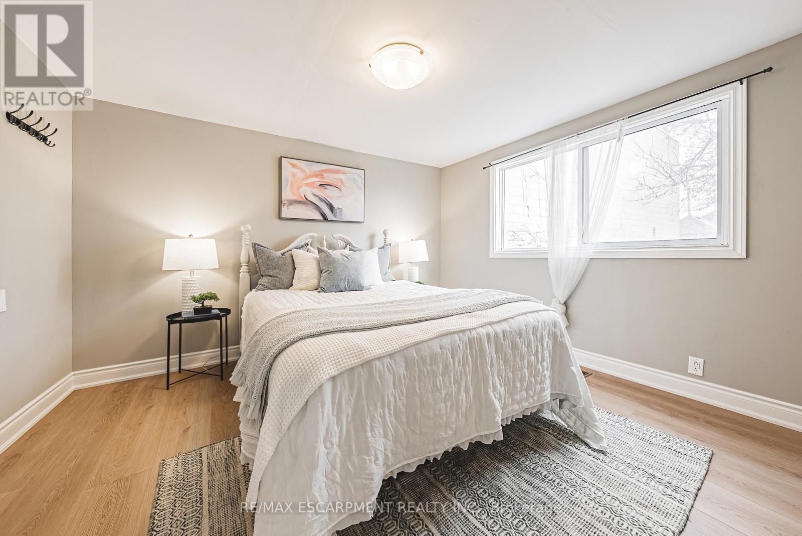 24 Rowanwood Street, Hamilton, ON - Indoor Photo Showing Bedroom