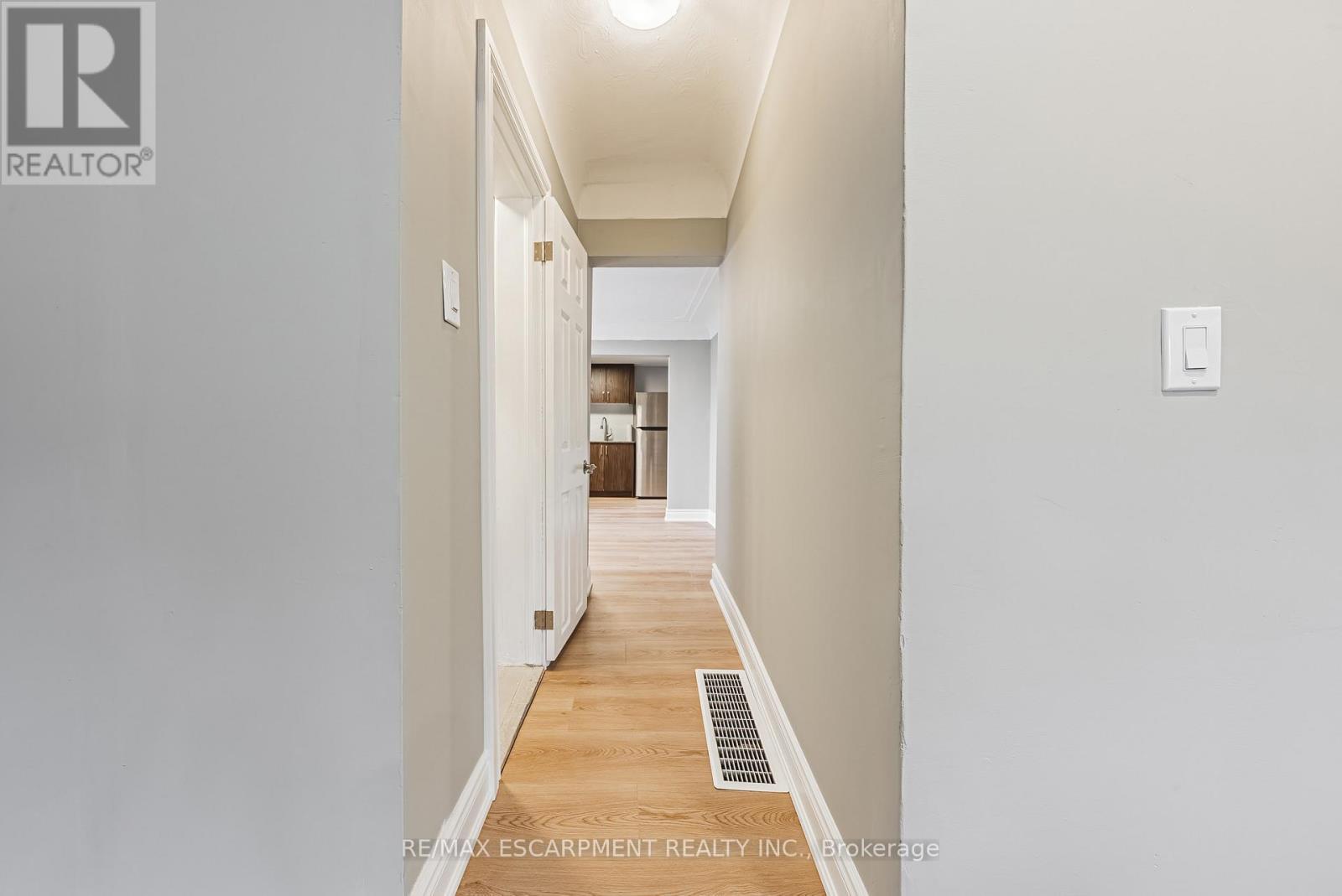 24 Rowanwood Street, Hamilton, ON - Indoor Photo Showing Other Room