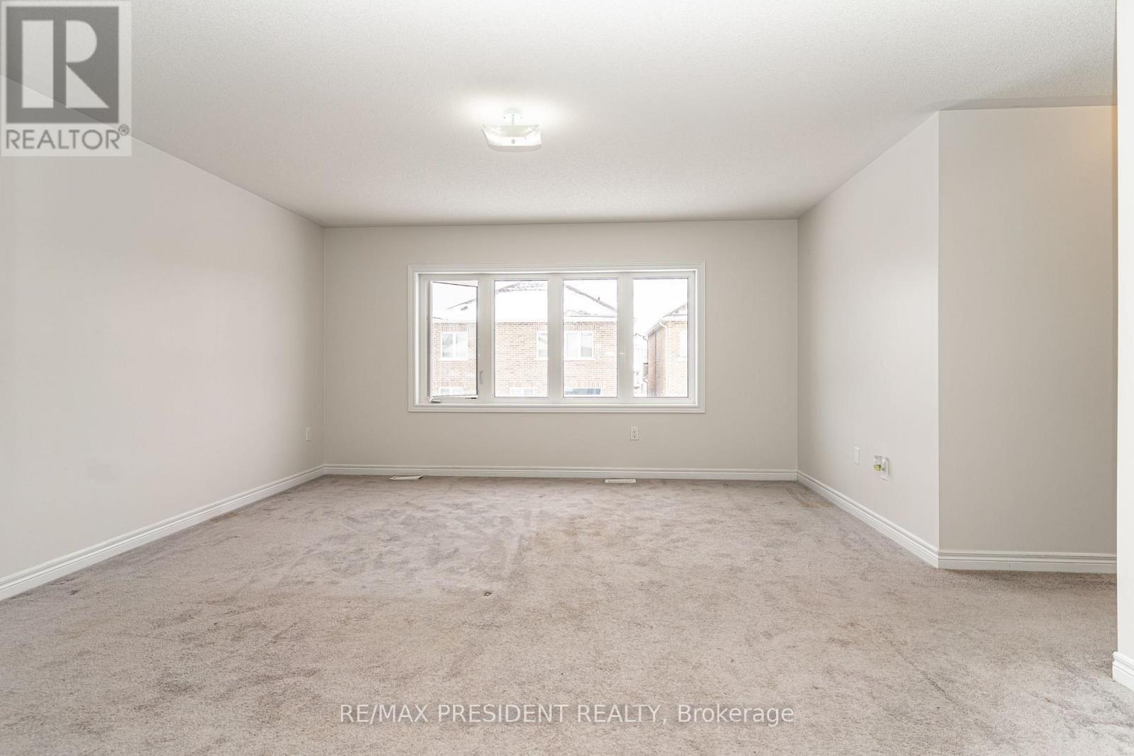 663 Anishinaabe Drive, Shelburne, ON - Indoor Photo Showing Other Room