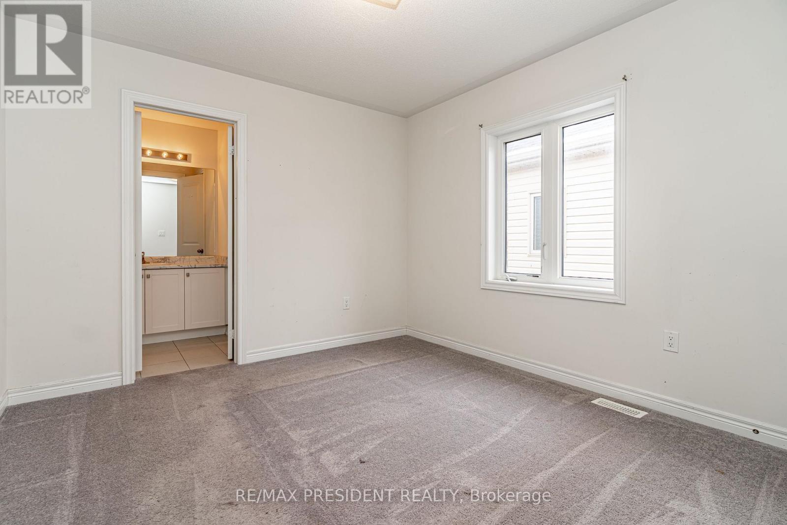 663 Anishinaabe Drive, Shelburne, ON - Indoor Photo Showing Other Room