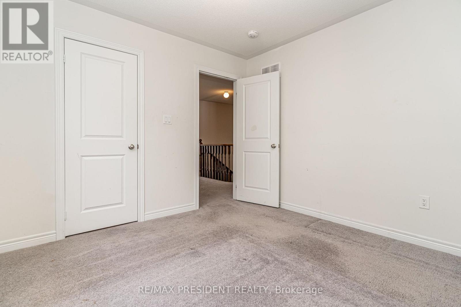 663 Anishinaabe Drive, Shelburne, ON - Indoor Photo Showing Other Room