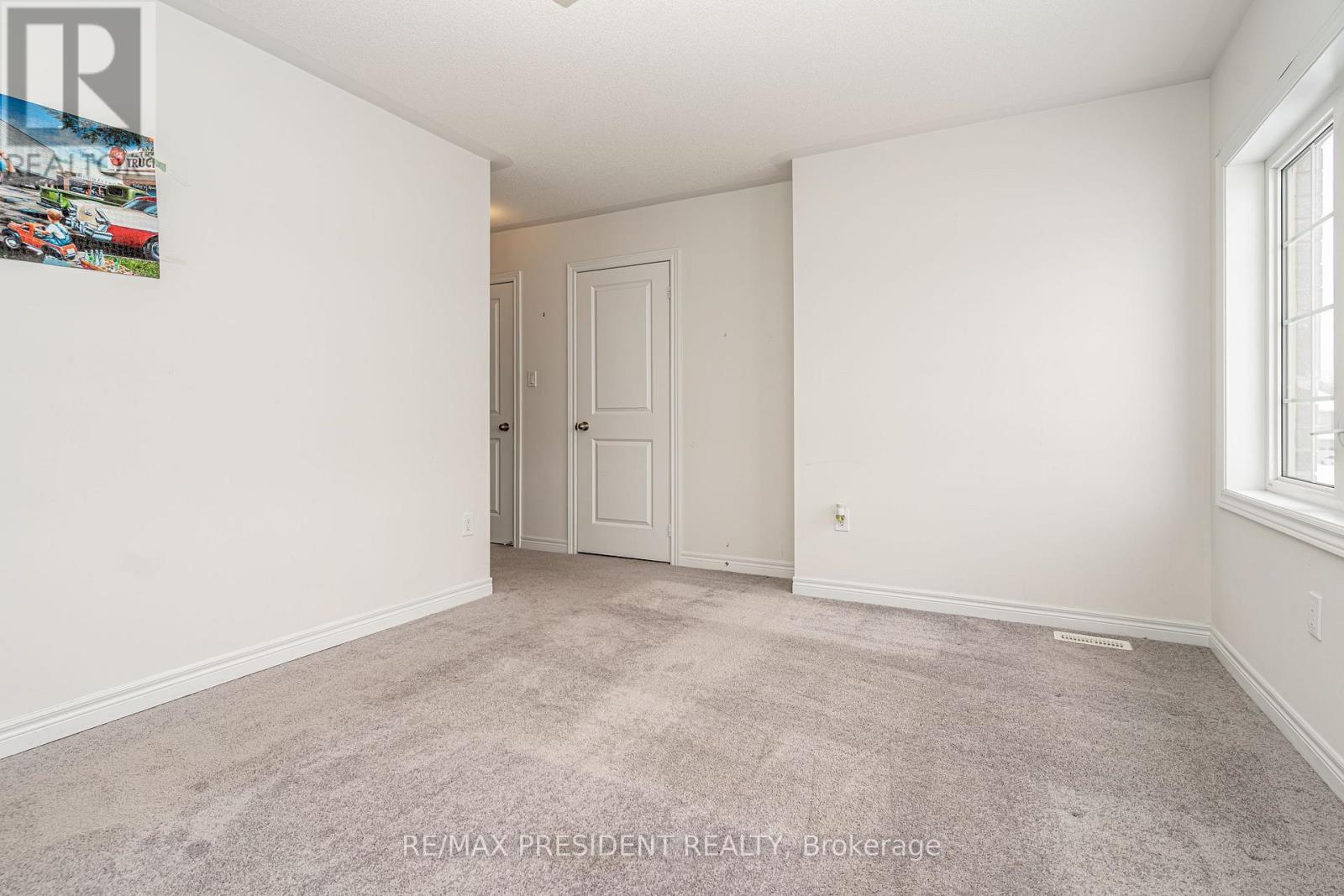 663 Anishinaabe Drive, Shelburne, ON - Indoor Photo Showing Other Room