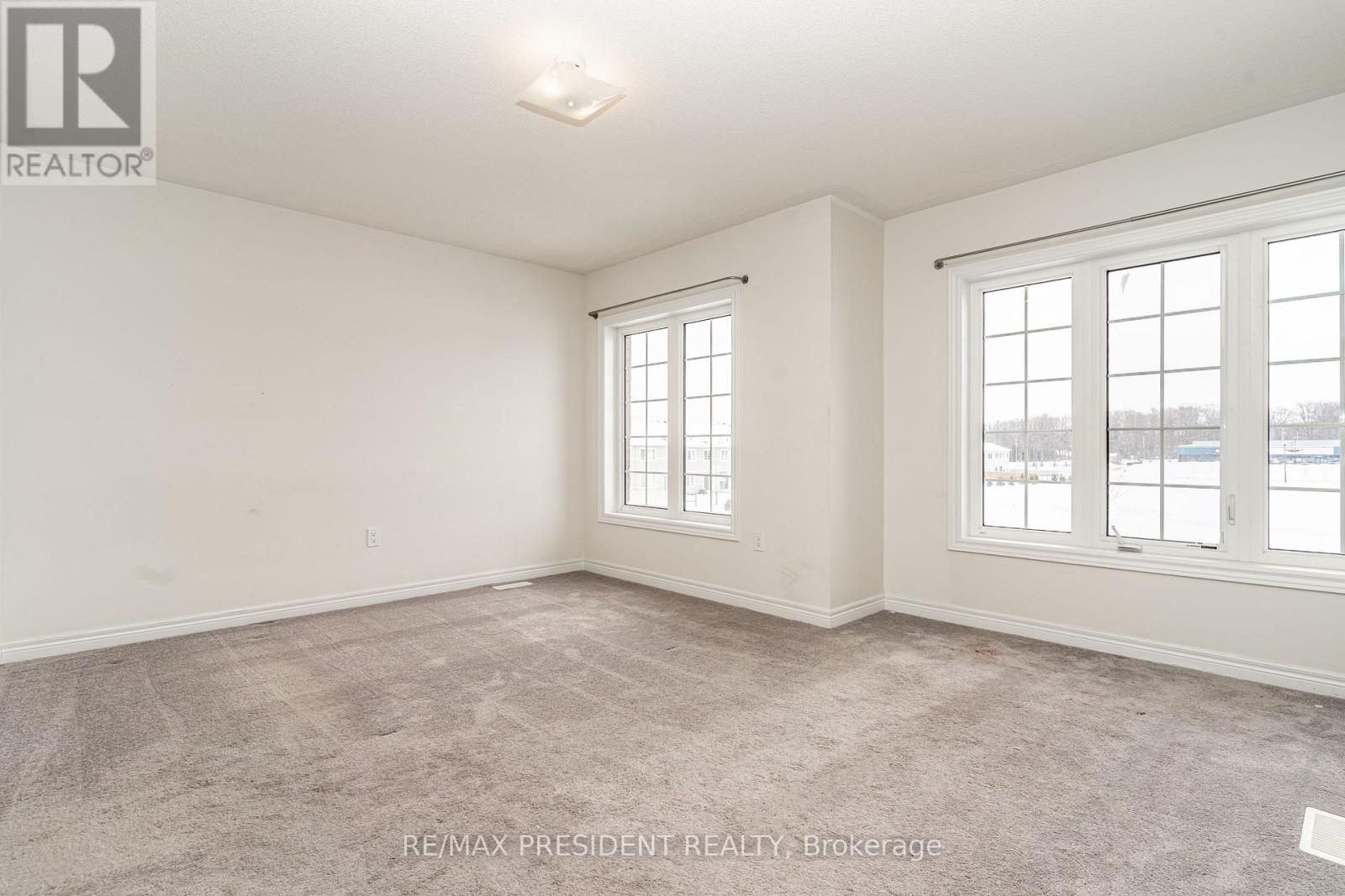 663 Anishinaabe Drive, Shelburne, ON - Indoor Photo Showing Other Room