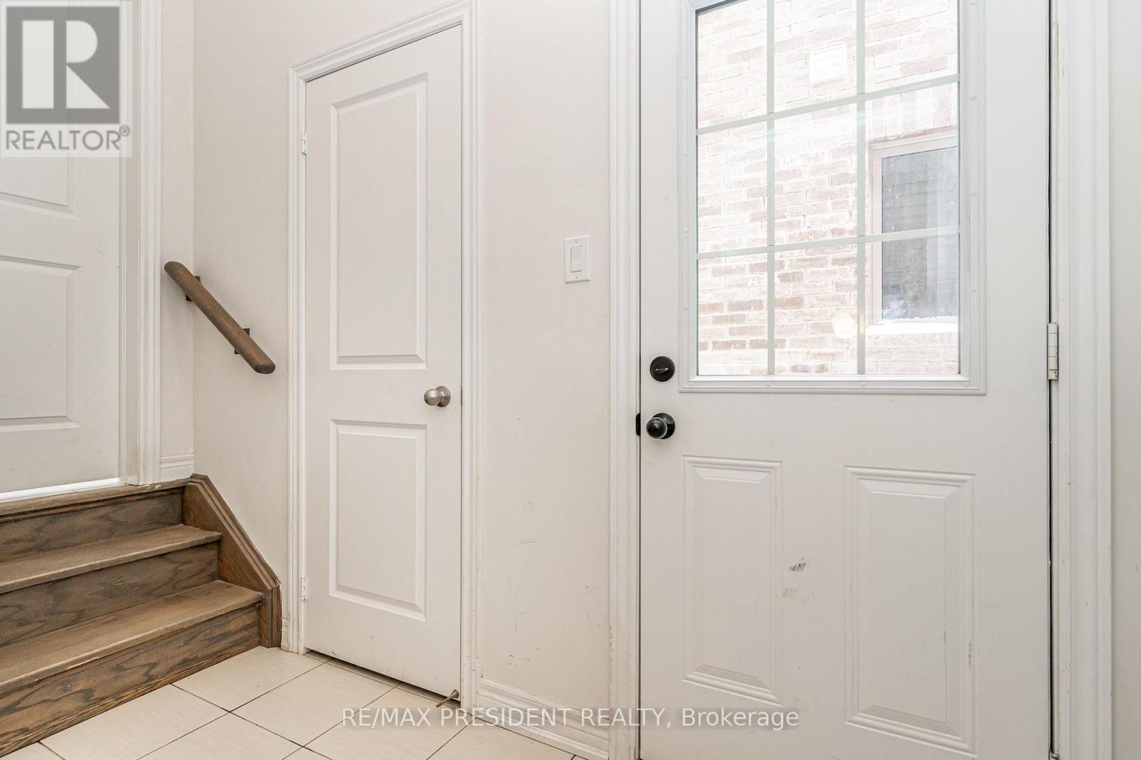 663 Anishinaabe Drive, Shelburne, ON - Indoor Photo Showing Other Room