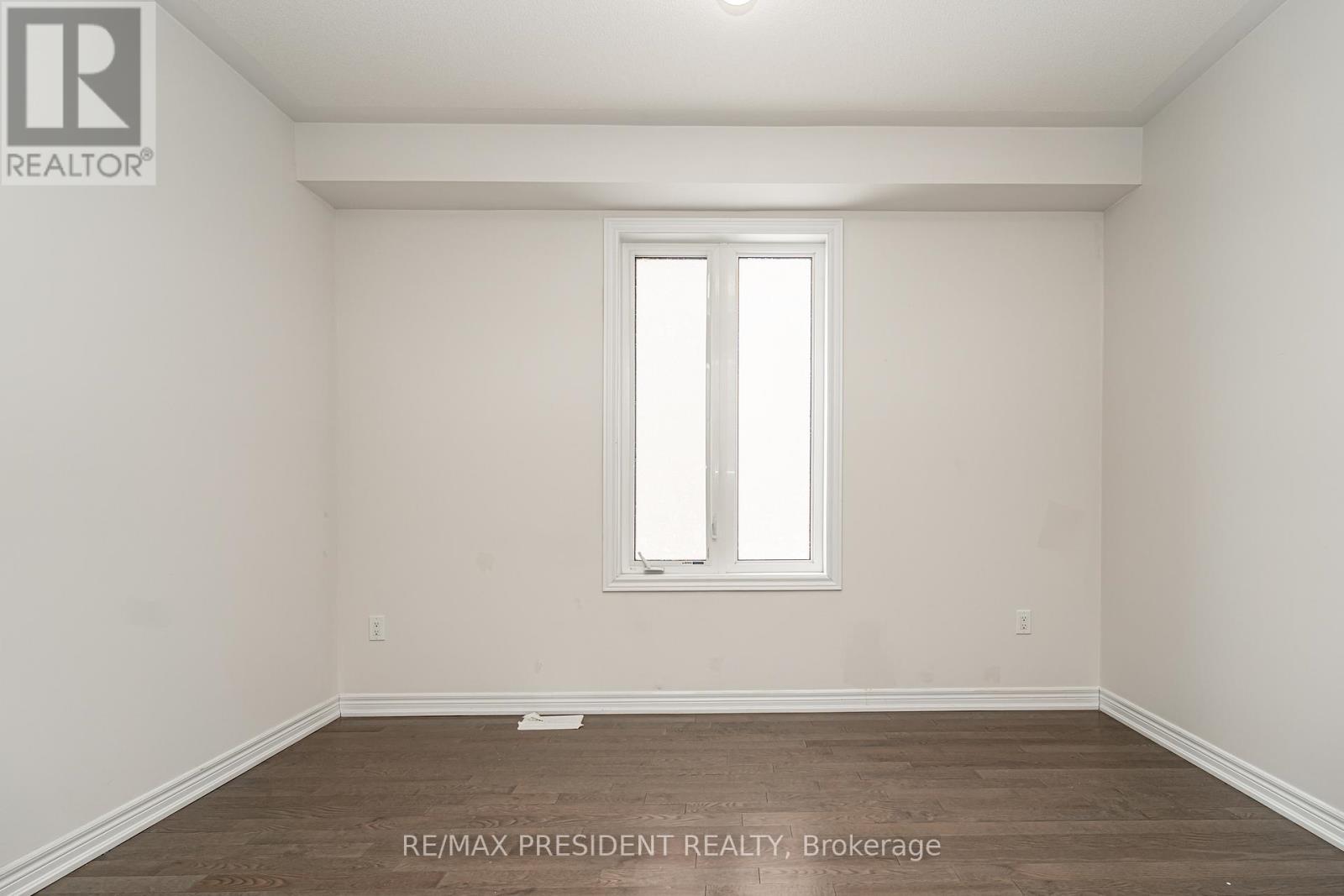 663 Anishinaabe Drive, Shelburne, ON - Indoor Photo Showing Other Room