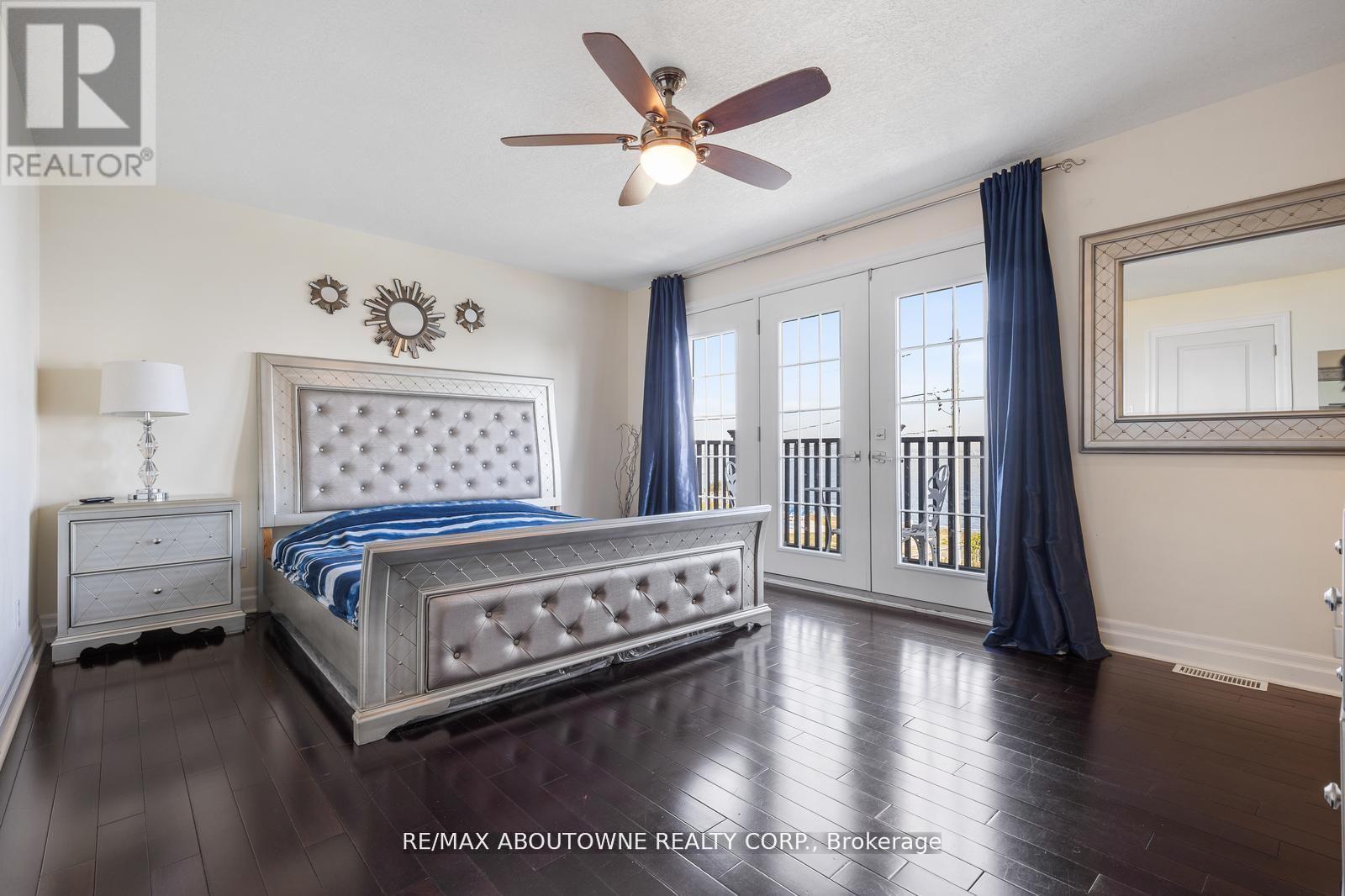 1073 North Service Road, Hamilton, ON - Indoor Photo Showing Bedroom