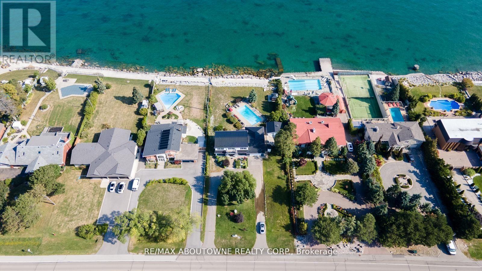 1073 North Service Road, Hamilton, ON - Outdoor With View