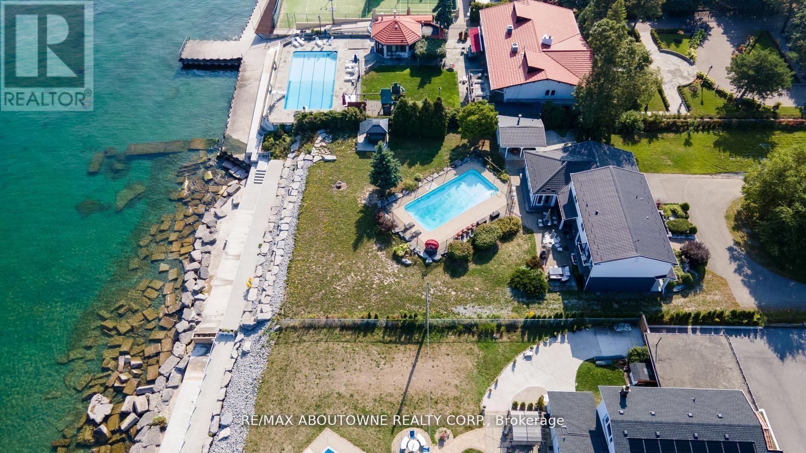 1073 North Service Road, Hamilton, ON - Outdoor With View