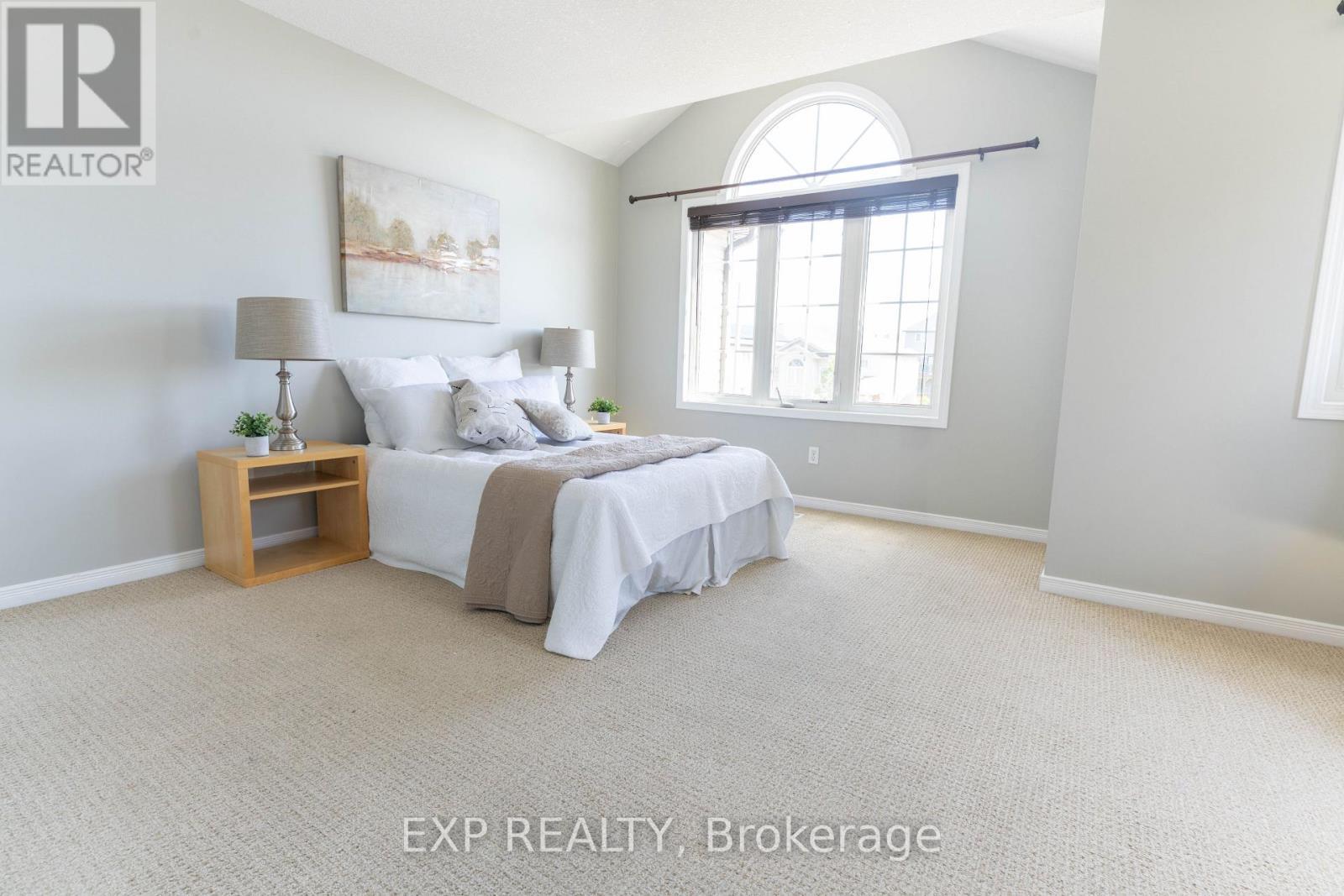 1319 Countrystone Drive, Kitchener, ON - Indoor Photo Showing Bedroom