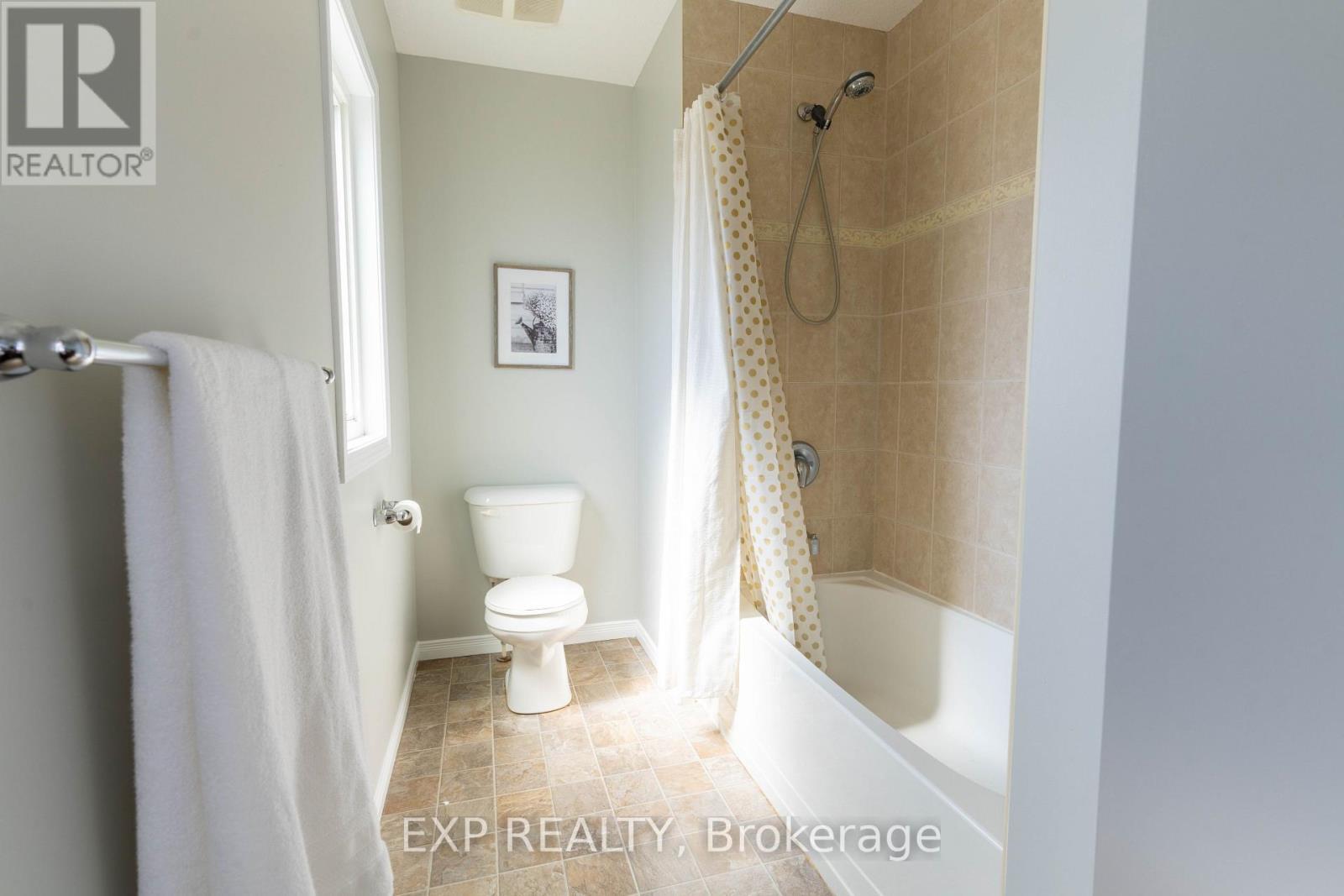 1319 Countrystone Drive, Kitchener, ON - Indoor Photo Showing Bathroom