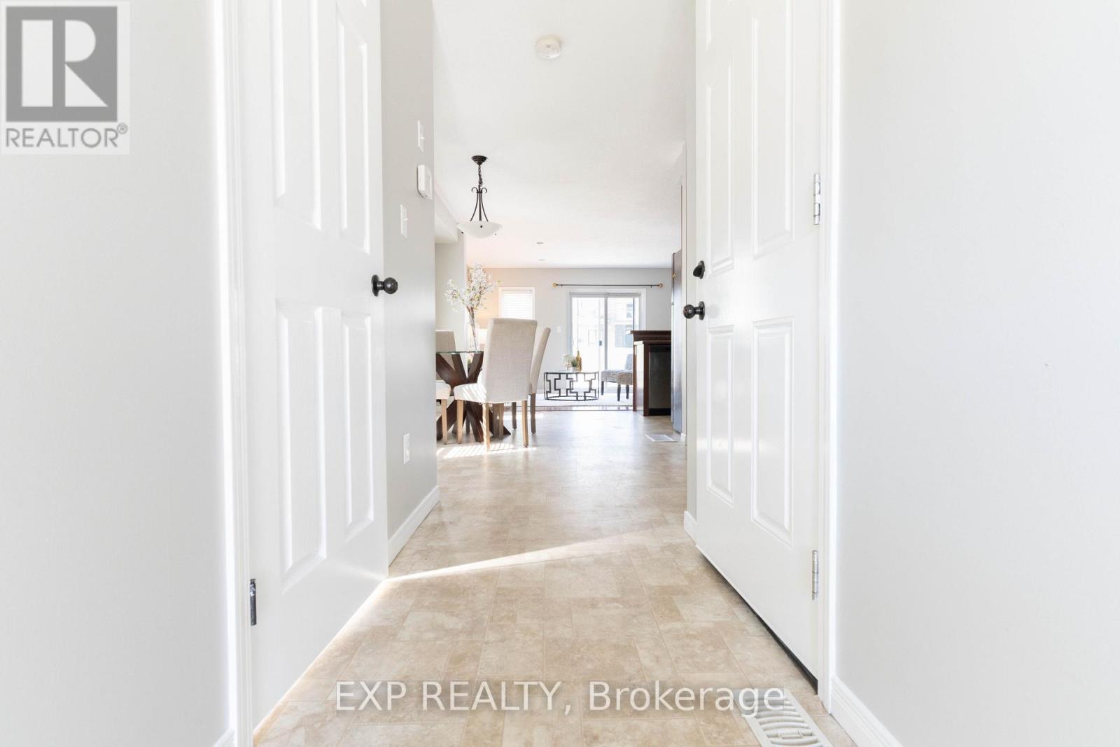 1319 Countrystone Drive, Kitchener, ON - Indoor Photo Showing Other Room