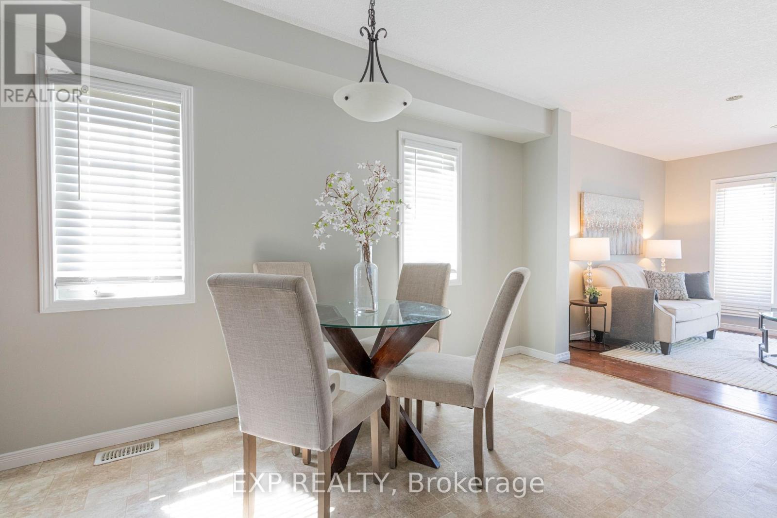 1319 Countrystone Drive, Kitchener, ON - Indoor Photo Showing Dining Room